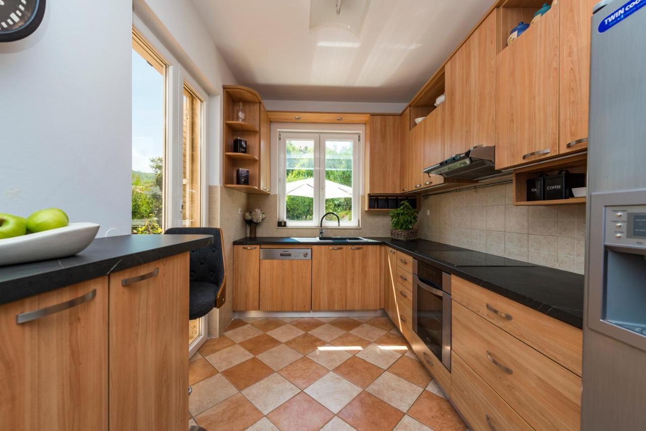 Apartment With Terrace And Mini Pool Green Gold Dubrovnik Luaran gambar